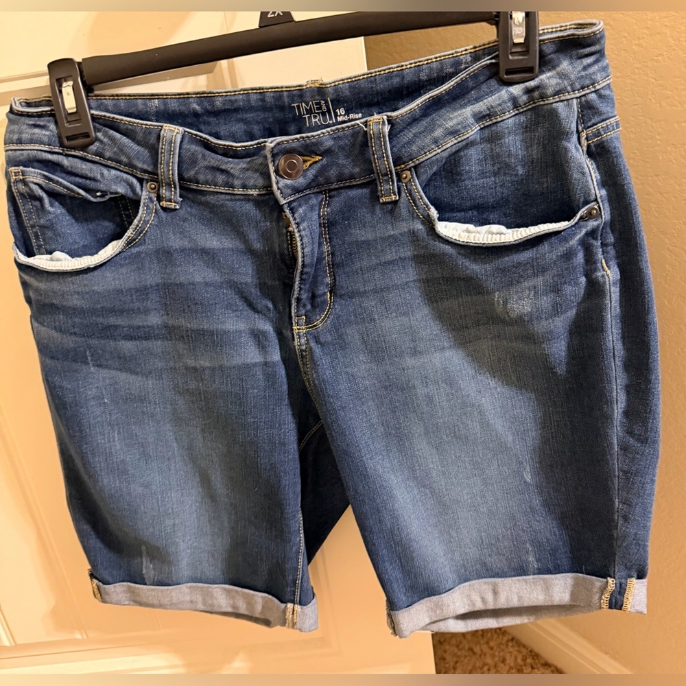 Time and Tru Women's Classic Blue Jean Shorts